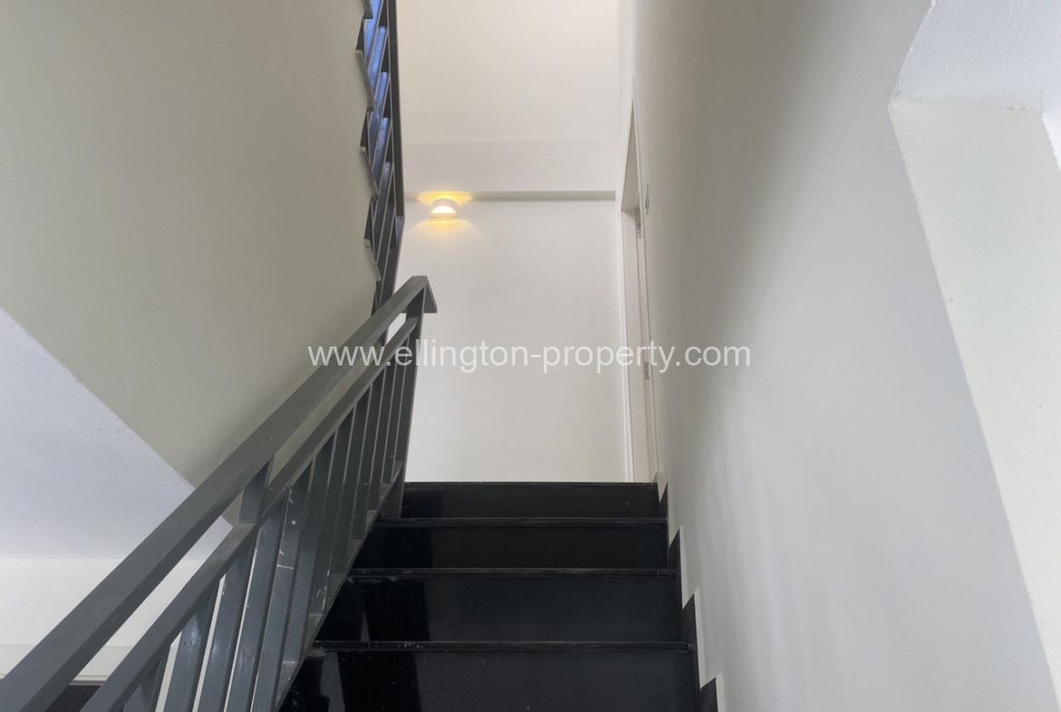 2 Bedrooms Shophouse For Sale In Borey East Land And Home - Ellington Property