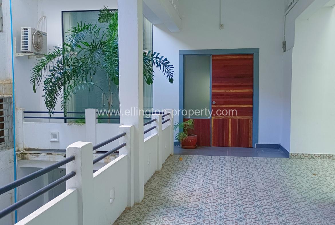 2 Bedrooms Renovated Apartment For In Daun Penh - Ellington Property