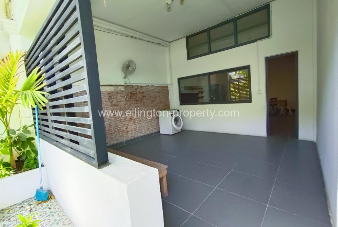 2 Bedrooms Renovated Apartment For In Daun Penh - Ellington Property