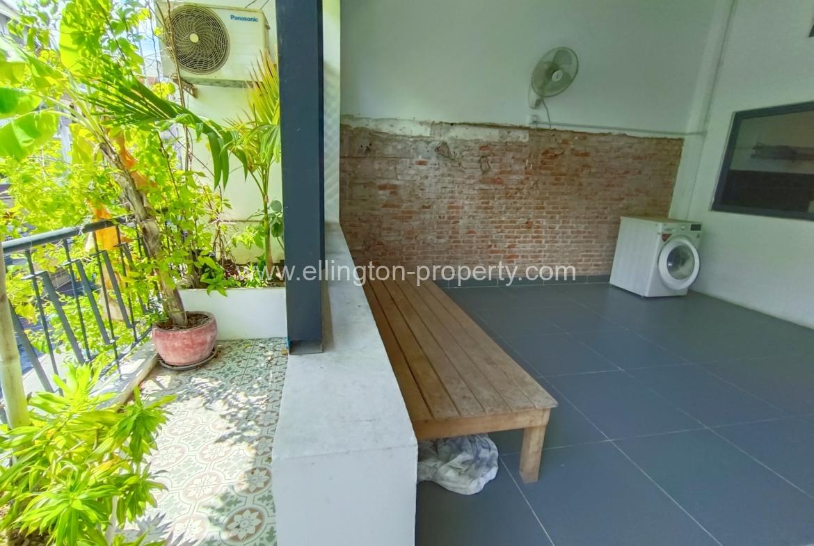 2 Bedrooms Renovated Apartment For In Daun Penh - Ellington Property