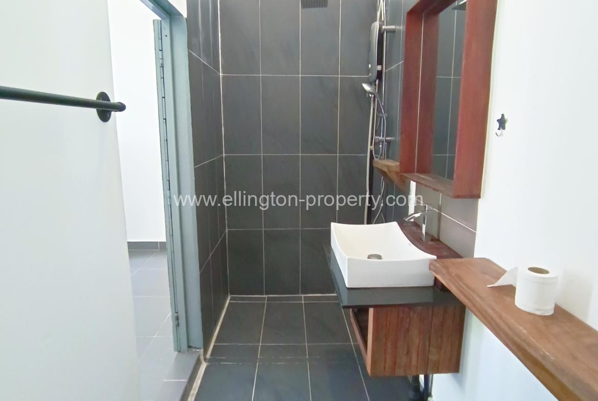 2 Bedrooms Renovated Apartment For In Daun Penh - Ellington Property