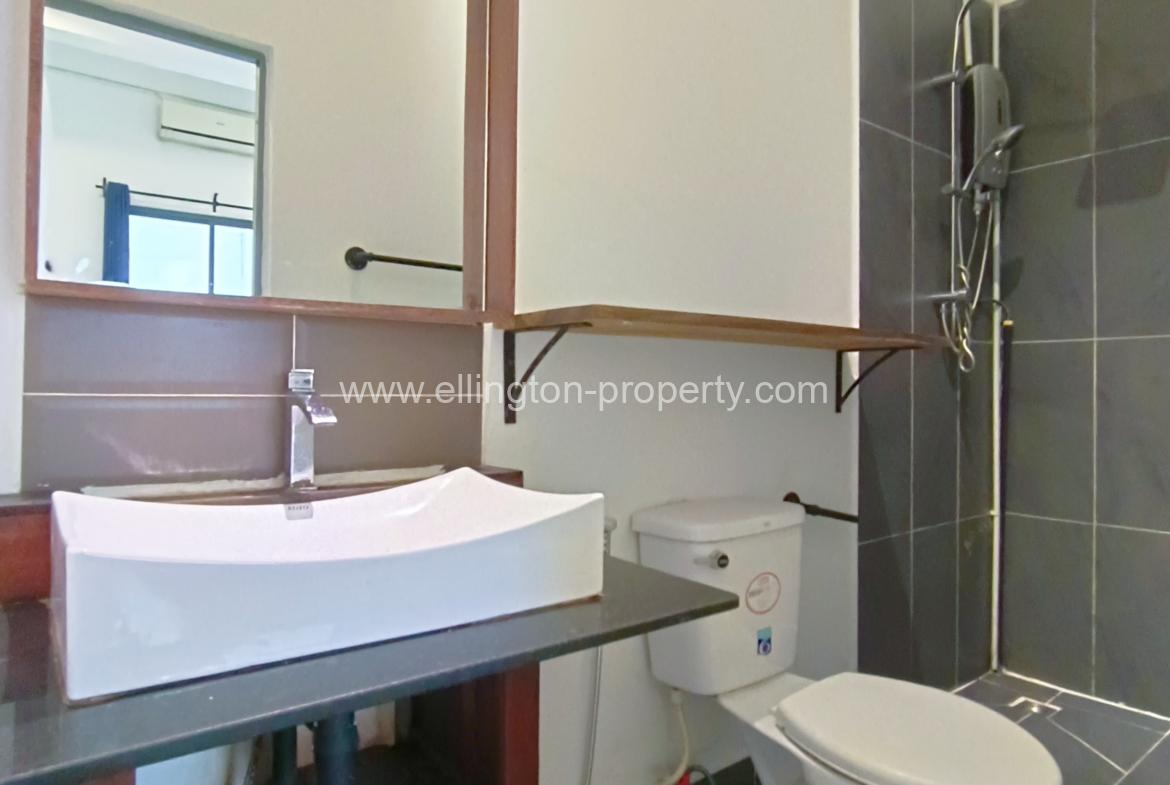 2 Bedrooms Renovated Apartment For In Daun Penh - Ellington Property