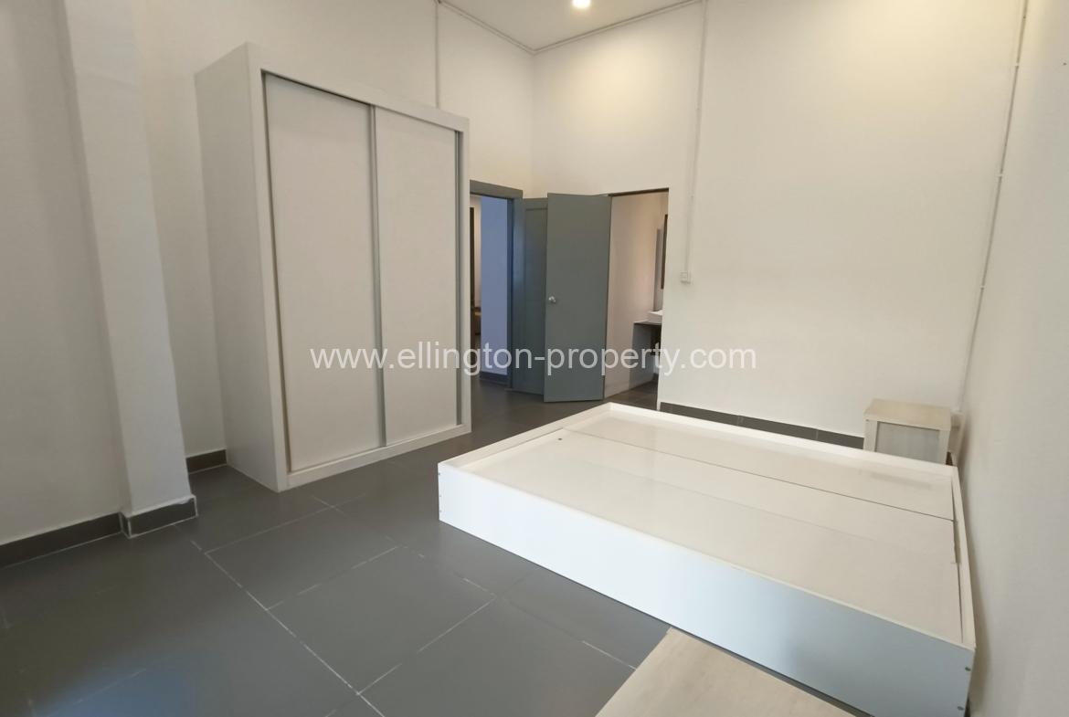 2 Bedrooms Renovated Apartment For In Daun Penh - Ellington Property