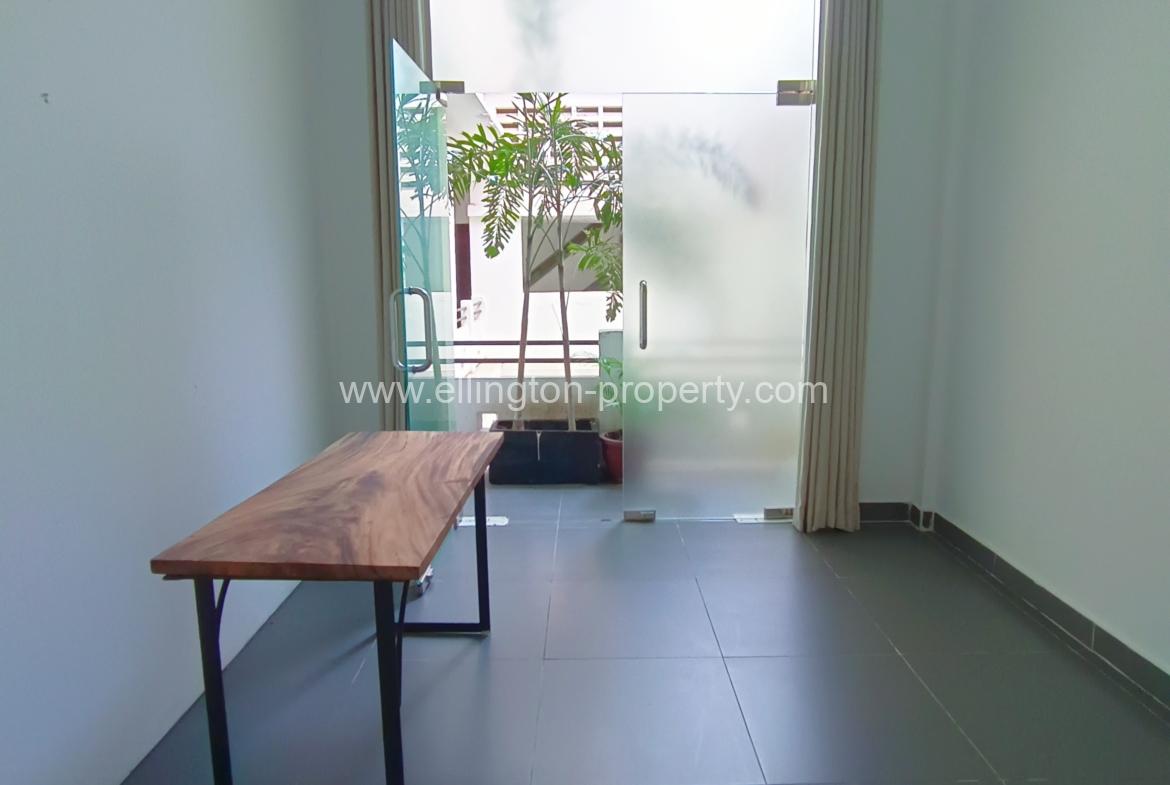 2 Bedrooms Renovated Apartment For In Daun Penh - Ellington Property