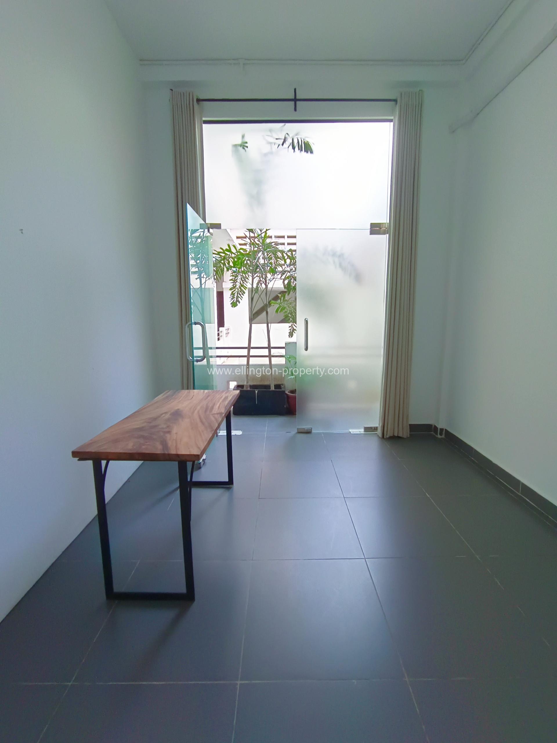 2 Bedrooms Renovated Apartment For In Daun Penh - Ellington Property