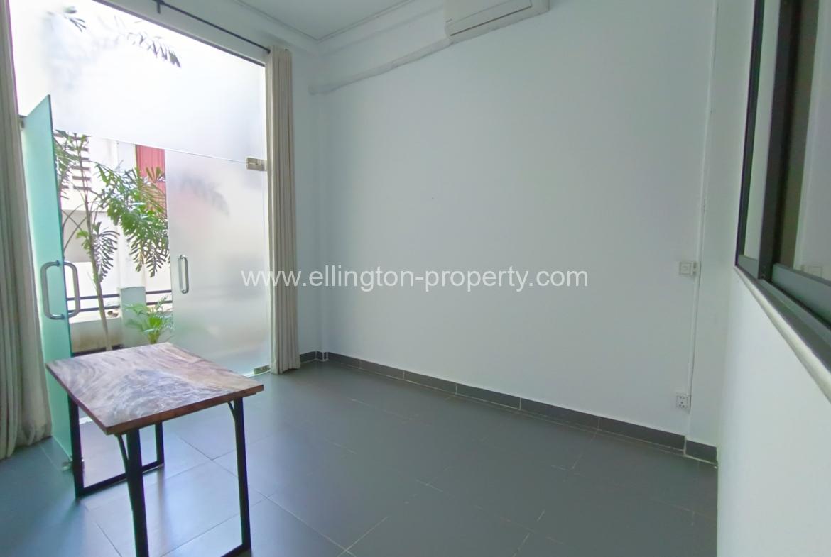 2 Bedrooms Renovated Apartment For In Daun Penh - Ellington Property