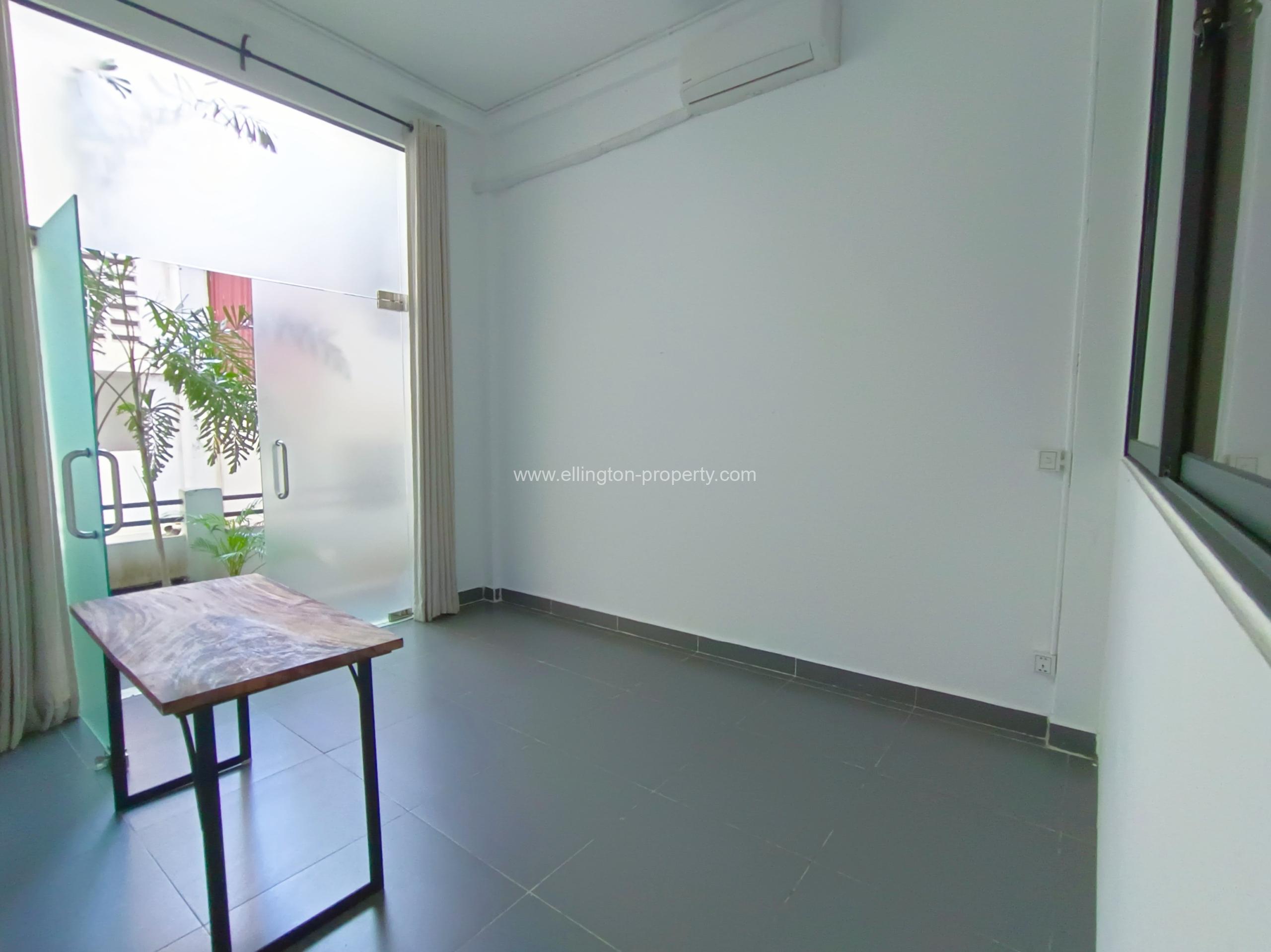 2 Bedrooms Renovated Apartment For In Daun Penh - Ellington Property