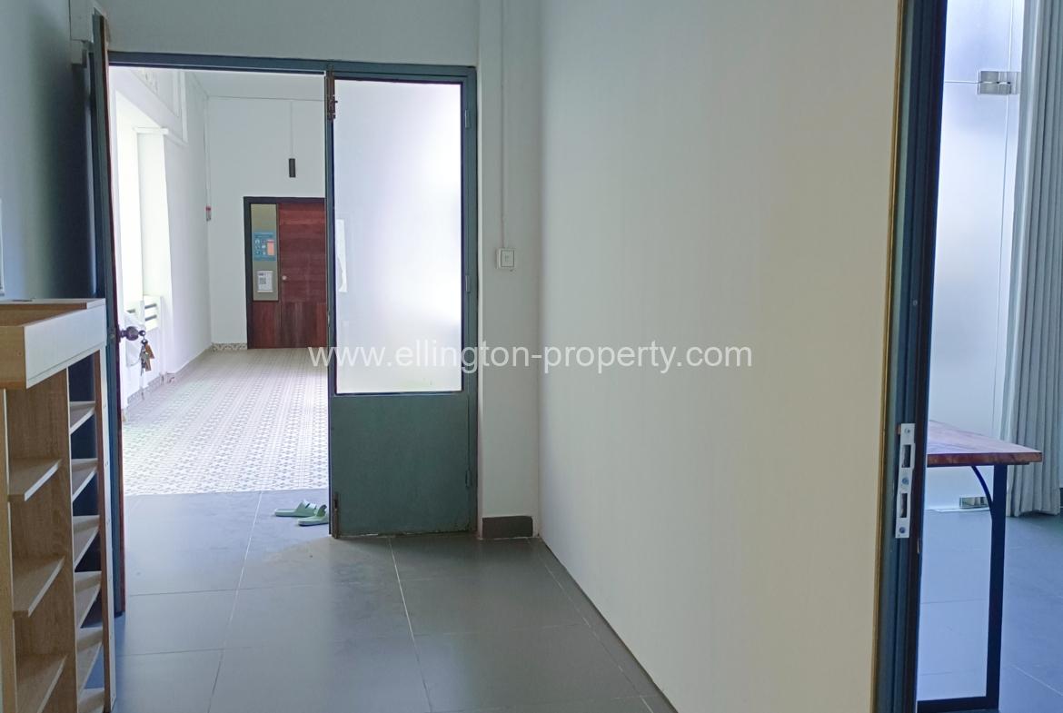 2 Bedrooms Renovated Apartment For In Daun Penh - Ellington Property