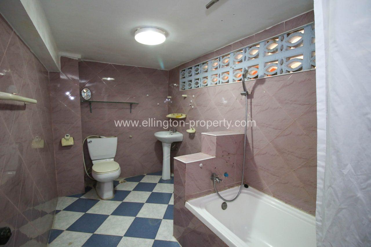 Shophouse For Rent In Daun Pehn. - Ellington Property