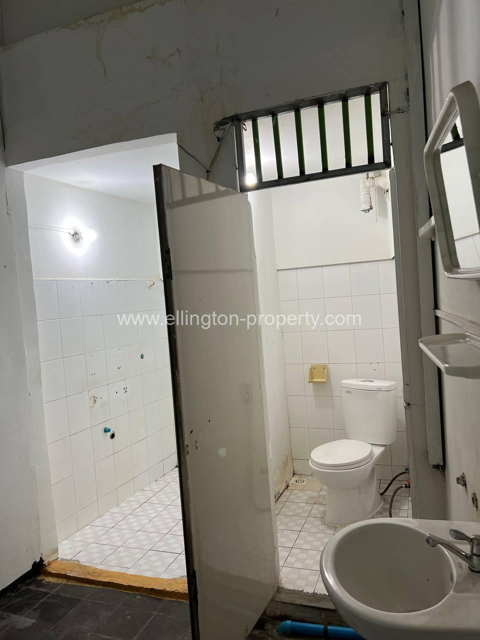 Shophouse For Rent In Daun Penh Area - Ellington Property