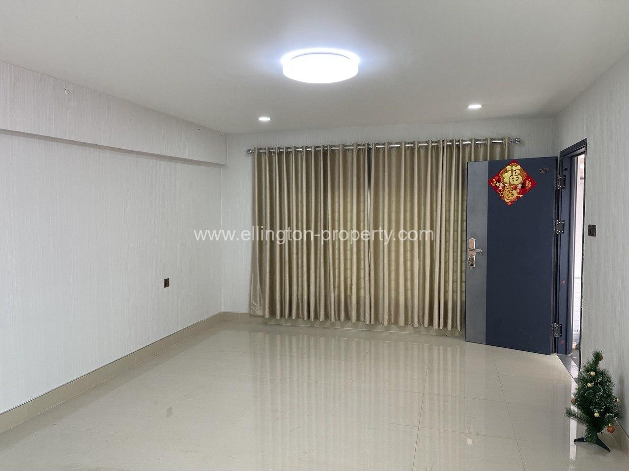 Shophouse For Rent In Chaktumok Area - Ellington Property