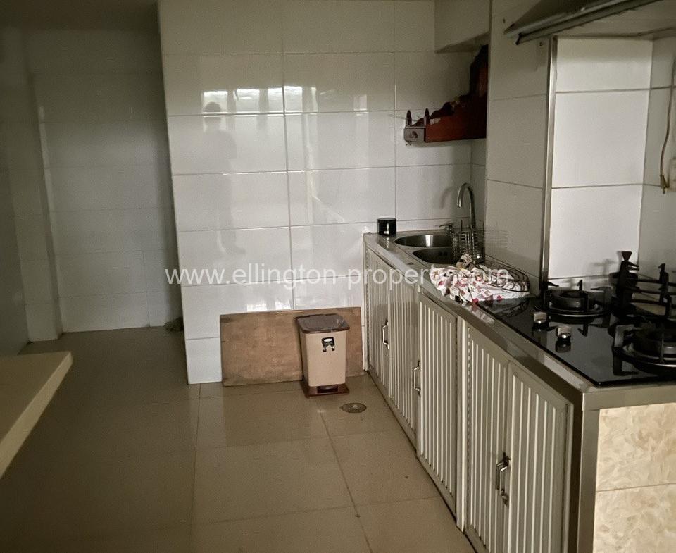 Shophouse For Rent In Chaktumok Area - Ellington Property