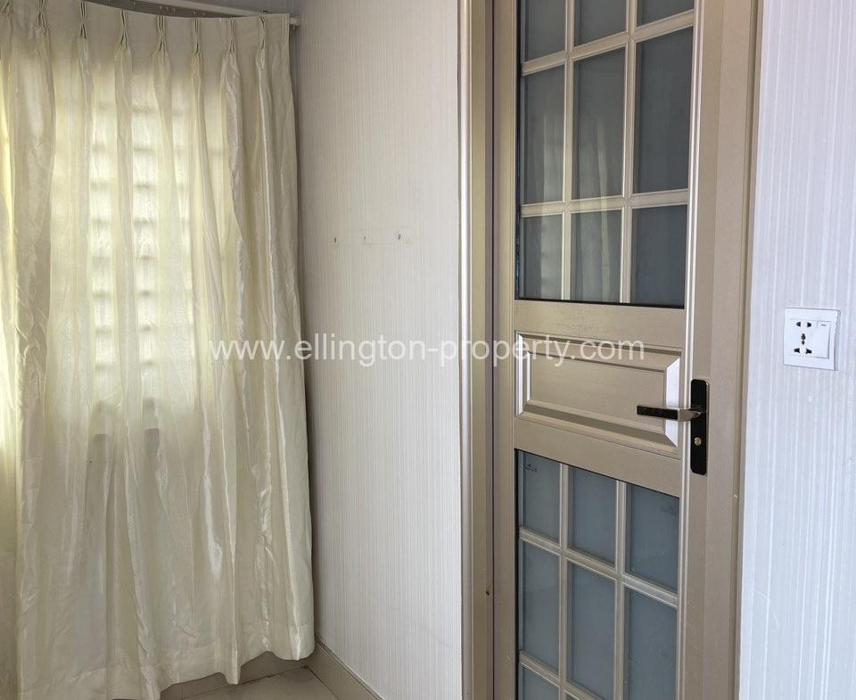 Shophouse For Rent In Chaktumok Area - Ellington Property