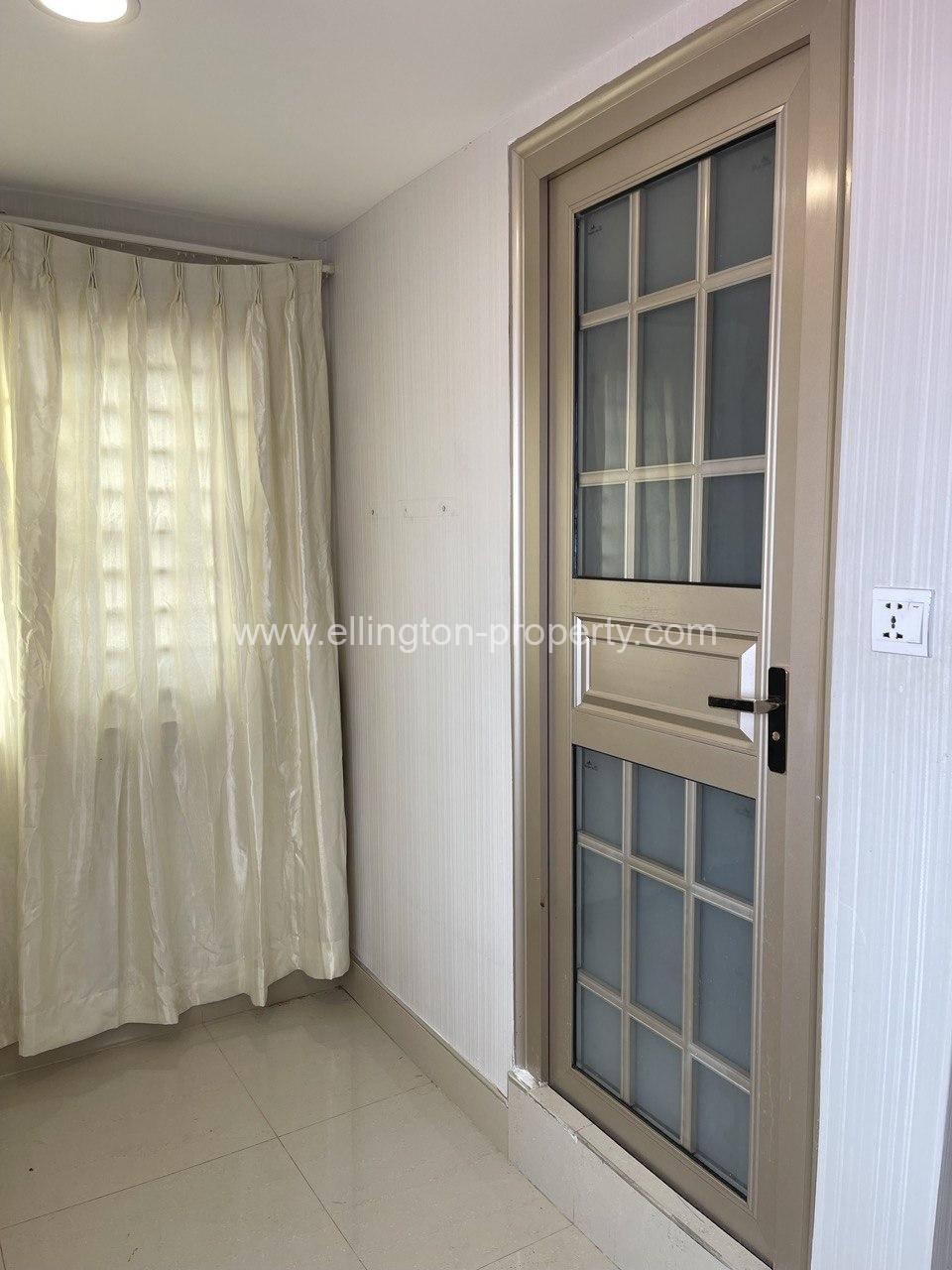 Shophouse For Rent In Chaktumok Area - Ellington Property