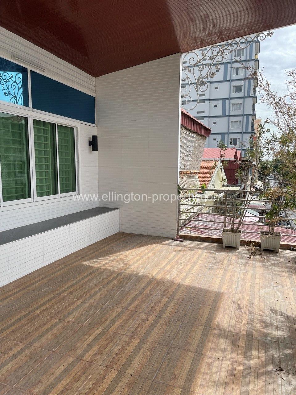 Shophouse For Rent In Chaktumok Area - Ellington Property