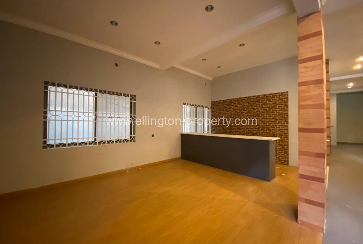 3 Bedrooms Flat For Rent In Bkk1. - Ellington Property