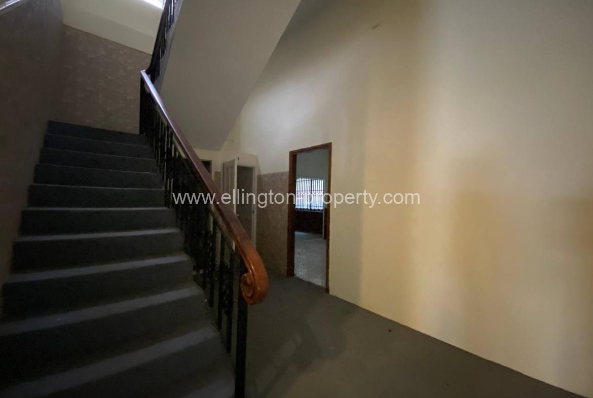 3 Bedrooms Flat For Rent In Bkk1. - Ellington Property