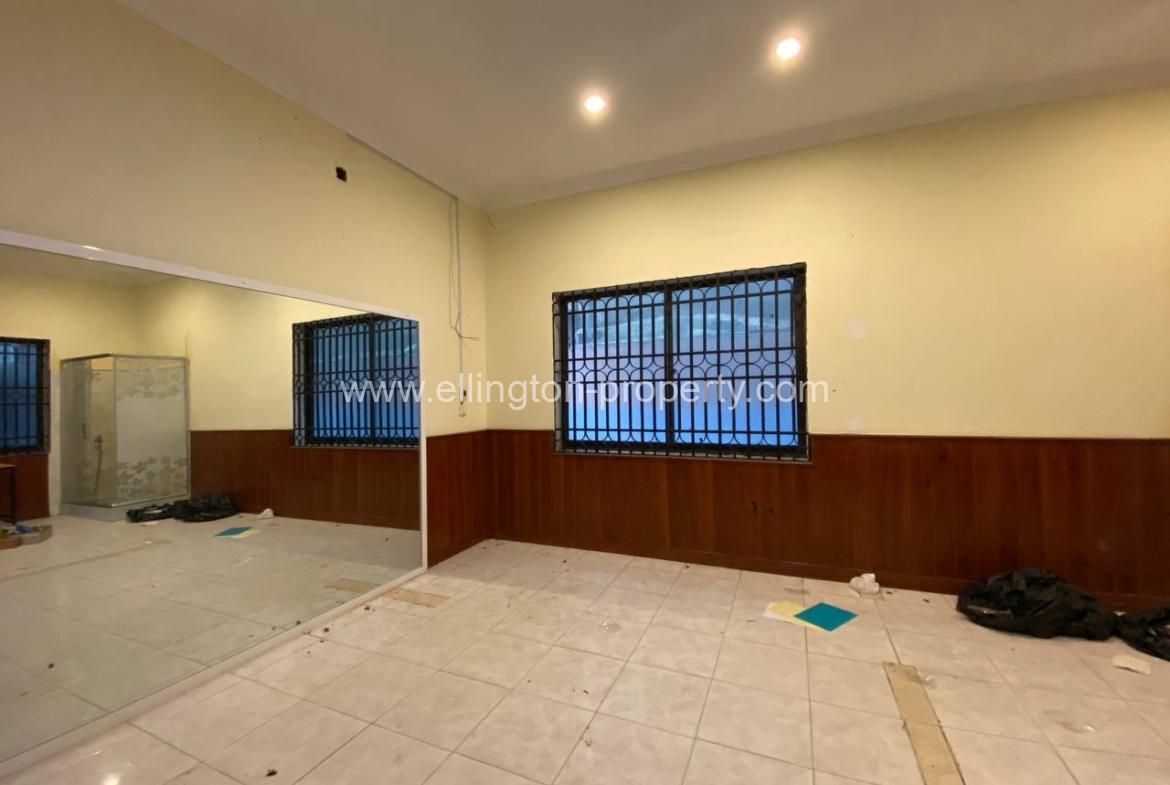 3 Bedrooms Flat For Rent In Bkk1. - Ellington Property