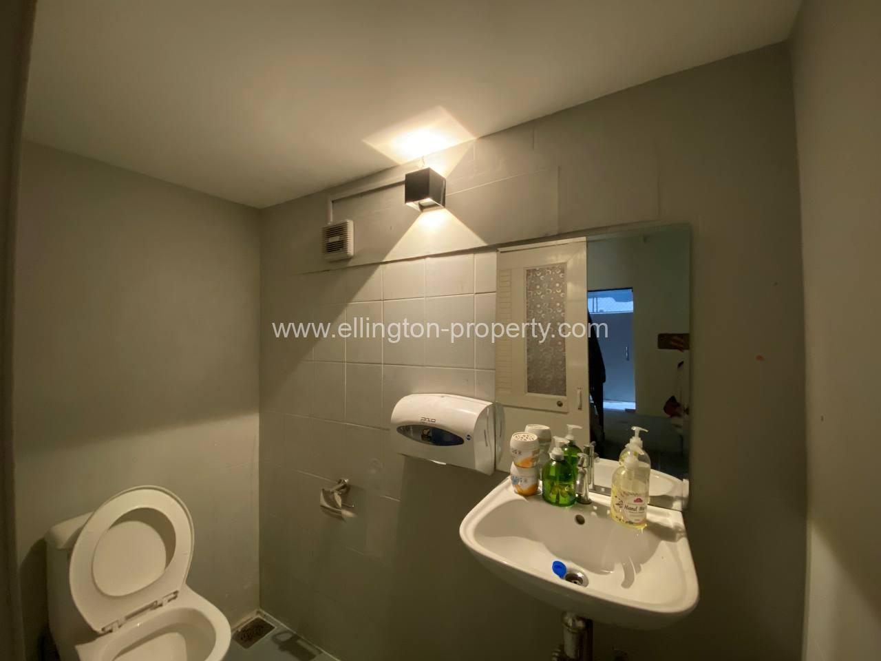 3 Bedrooms Flat For Rent In Bkk1. - Ellington Property