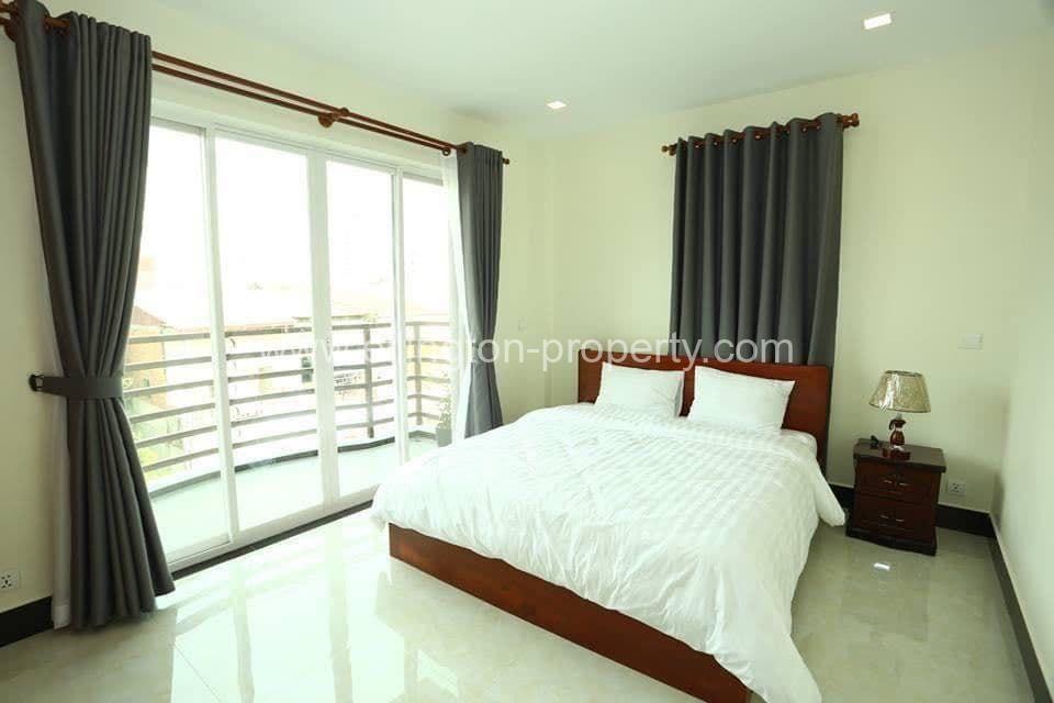 2 Bedrooms For Rent In Bkk3. - Ellington Property