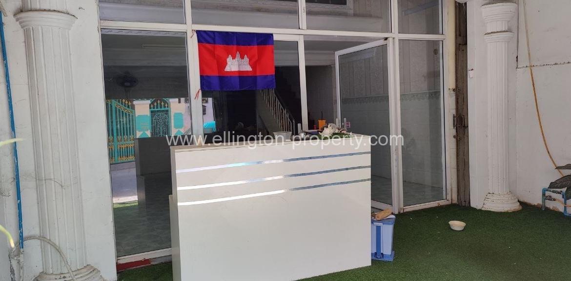 Shophouse For Rent In Bkk3 - Ellington Property