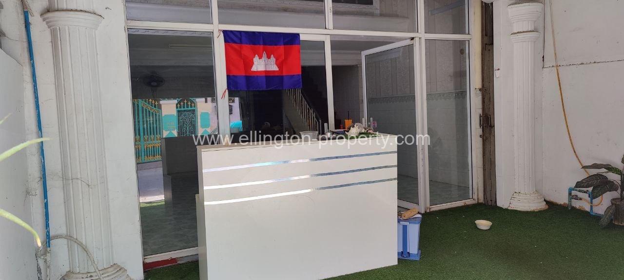 Shophouse For Rent In Bkk3 - Ellington Property