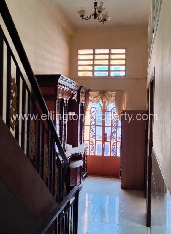 Shophouse For Rent In Bkk3 - Ellington Property