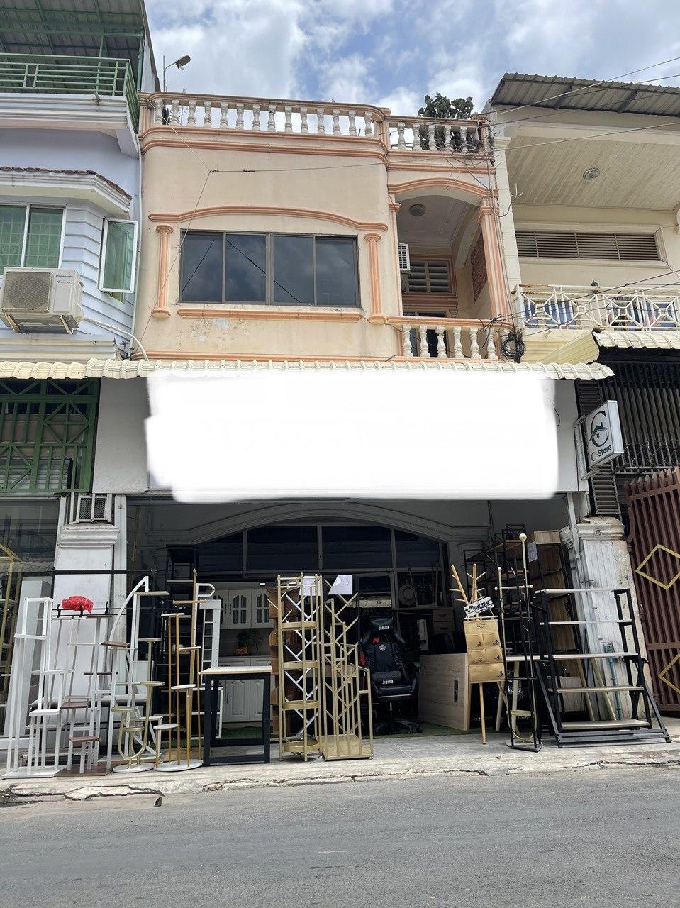 Shophouse For Rent In Bkk3 - Ellington Property