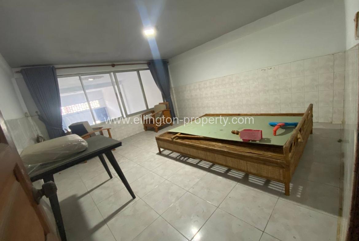 2 Bedrooms Apartment For Rent In Bkk3 - Ellington Property