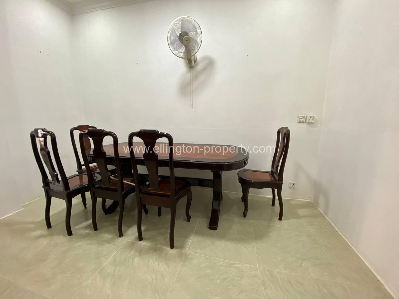 2 Bedrooms Apartment For Rent In Bkk3. - Ellington Property