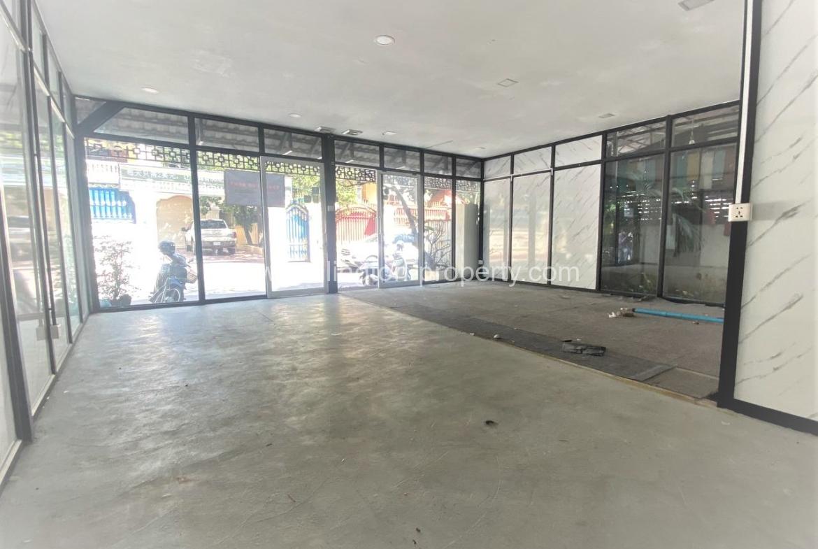 Shophouse For Rent In Bkk1. - Ellington Property