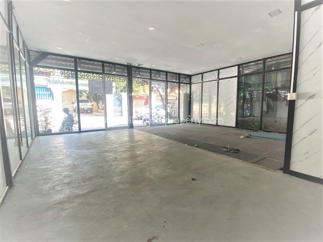 Shophouse For Rent In Bkk1. - Ellington Property