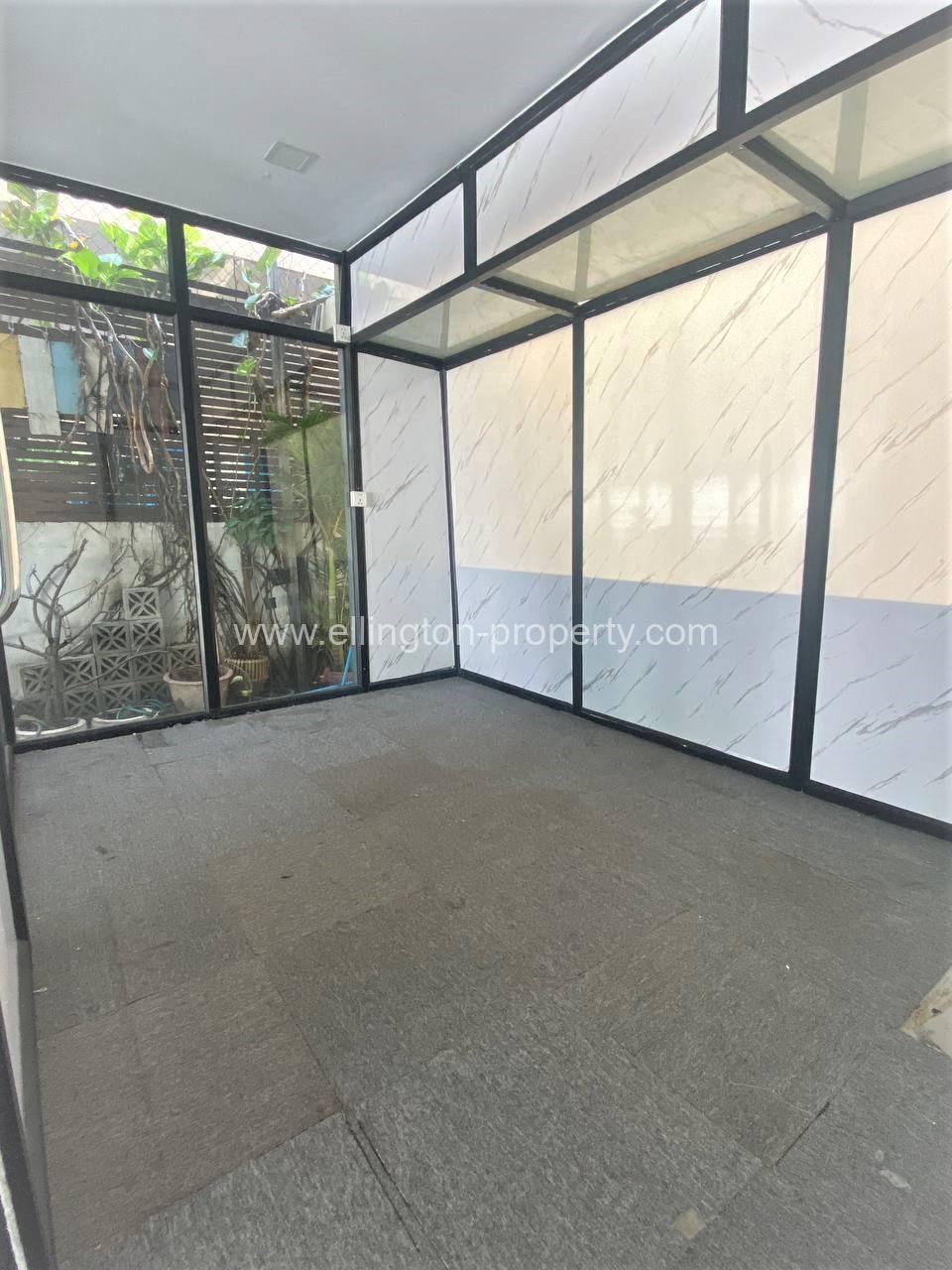 Shophouse For Rent In Bkk1. - Ellington Property