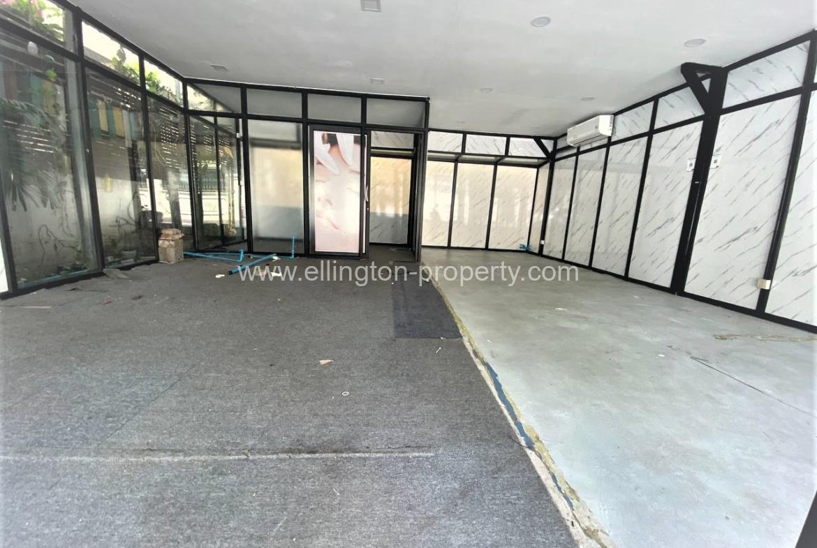 Shophouse For Rent In Bkk1. - Ellington Property