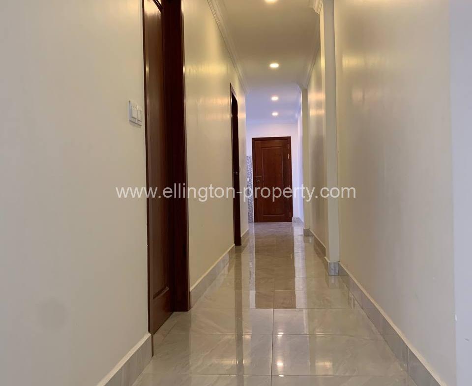 2 Bedrooms Apartment For Rent In Bkk3. - Ellington Property