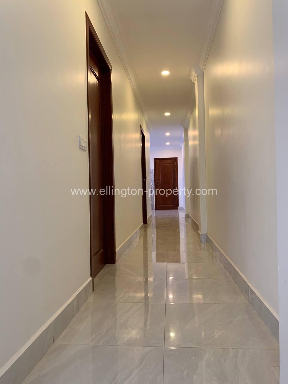 2 Bedrooms Apartment For Rent In Bkk3. - Ellington Property