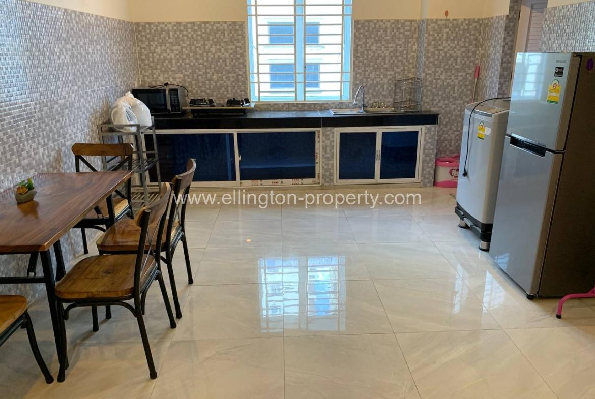 2 Bedrooms Apartment For Rent In Bkk3. - Ellington Property