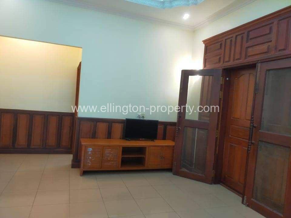 2 Bedrooms Apartment For Rent In Bkk3 Area. - Ellington Property