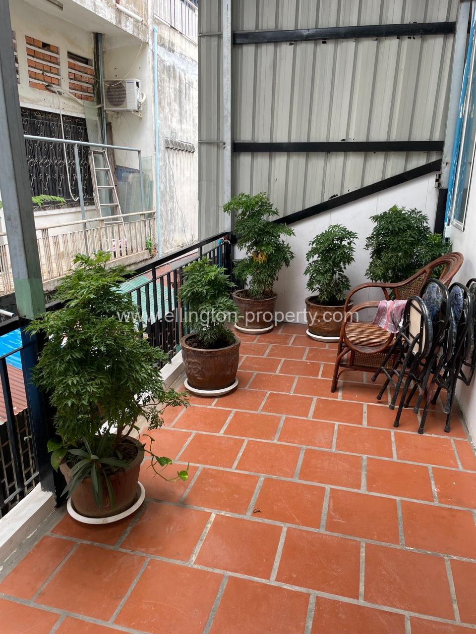 2 Bedrooms For Rent In Bkk3. - Ellington Property