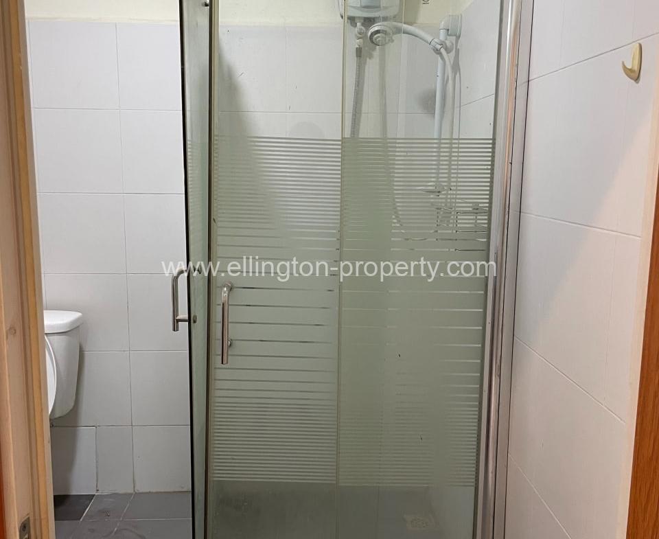 2 Bedrooms For Rent In Bkk3. - Ellington Property