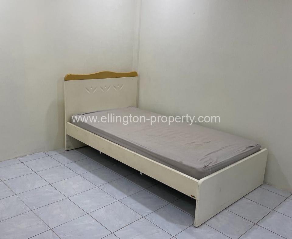 2 Bedrooms For Rent In Bkk3. - Ellington Property