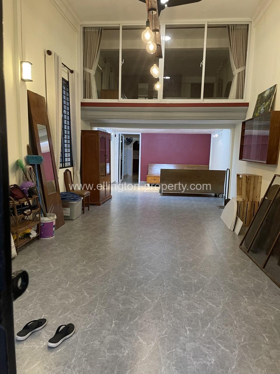 Shophouse For Rent In Bkk3. - Ellington Property