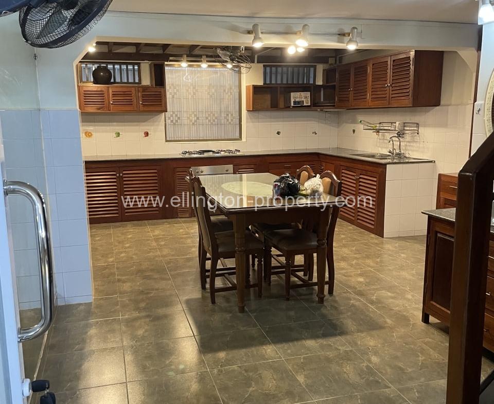 Shophouse For Rent In Bkk3. - Ellington Property