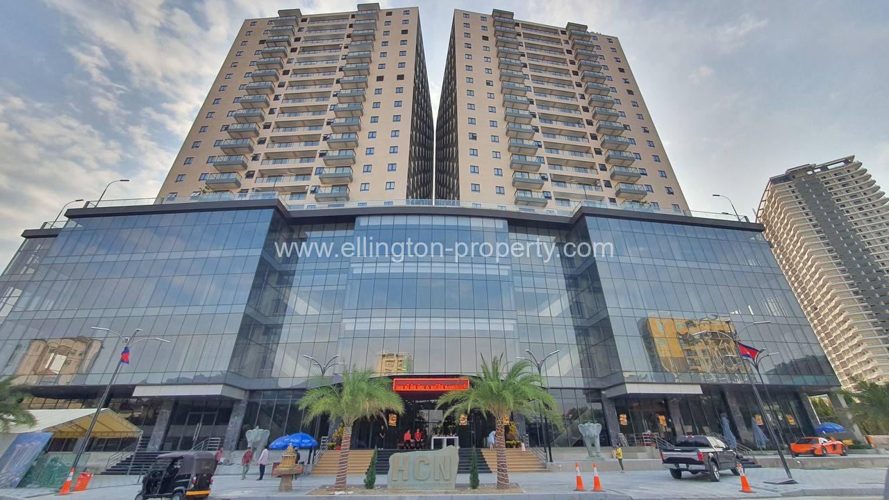 300 Studio Rooms And 2 Bedrooms Units - Ellington Property