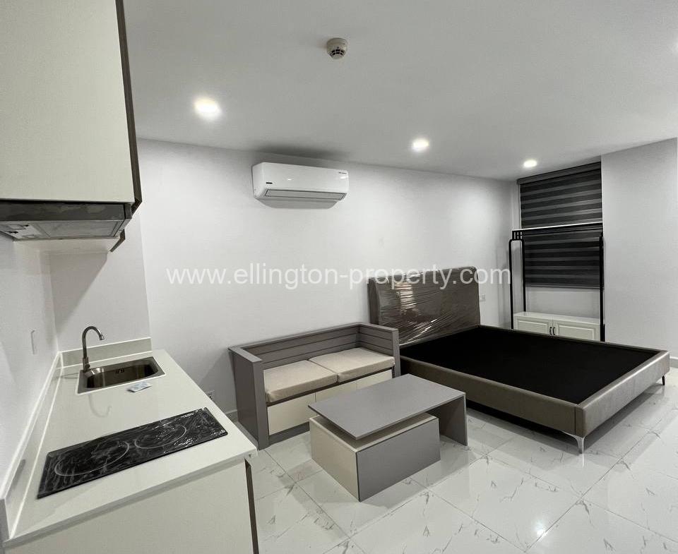 300 Studio Rooms And 2 Bedrooms Units - Ellington Property