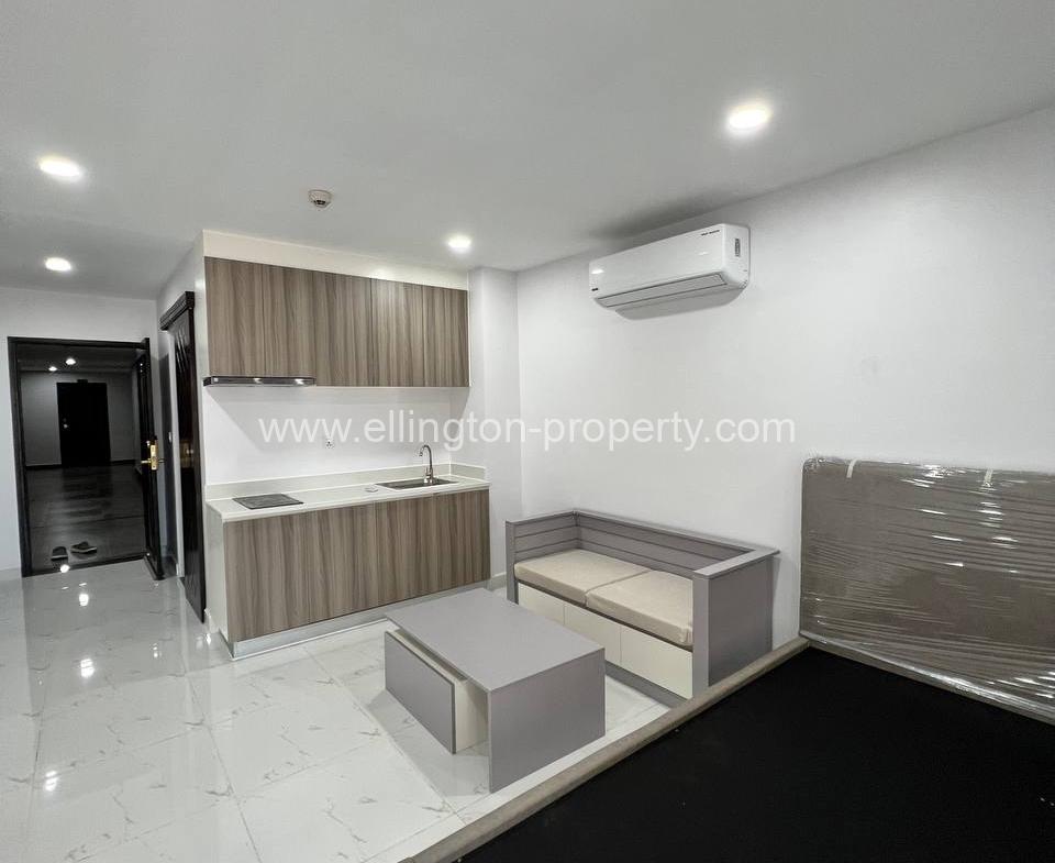 300 Studio Rooms And 2 Bedrooms Units - Ellington Property