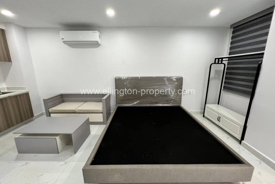 300 Studio Rooms And 2 Bedrooms Units - Ellington Property