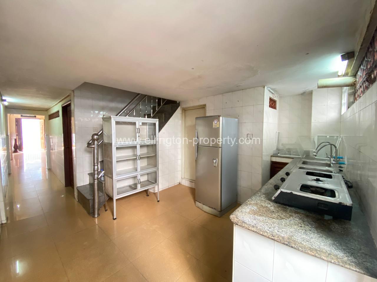 3 Bedrooms Apartment For Rent In Bkk1. - Ellington Property