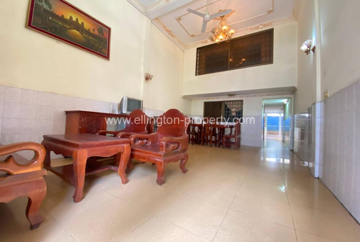 3 Bedrooms Apartment For Rent In Bkk1. - Ellington Property