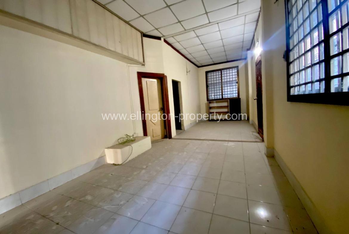 2 Bedrooms Apartment For Rent In Bkk2 Area. - Ellington Property